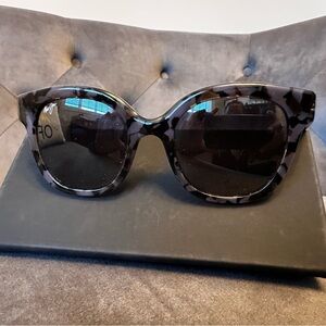 Maui Jim ‘Honey Girl’ in Dove Grey